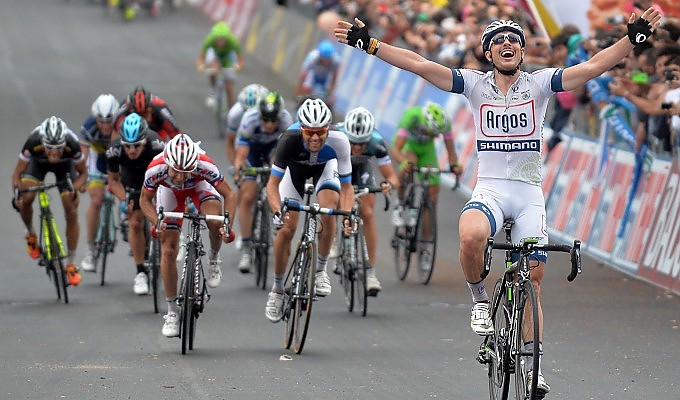 A Degenkolb la quinta tappa del Giro d’Italia. Paolini resta in Maglia Rosa