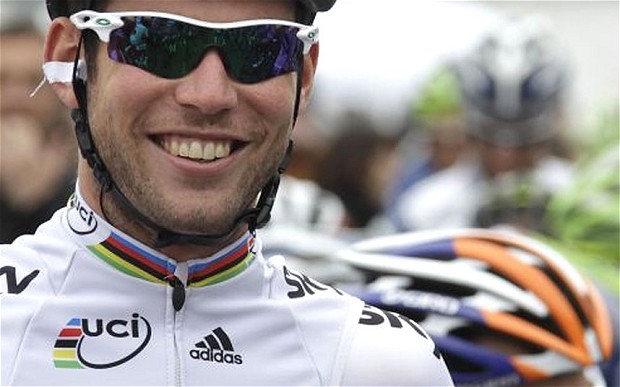 GIRO D’ITALIA – Mark Cavendish si aggiudica in volata la dodicesima tappa. Terzo successo in questo Giro e centesima vittoria complessiva. Wiggins soffre la pioggia ed esce di classifica