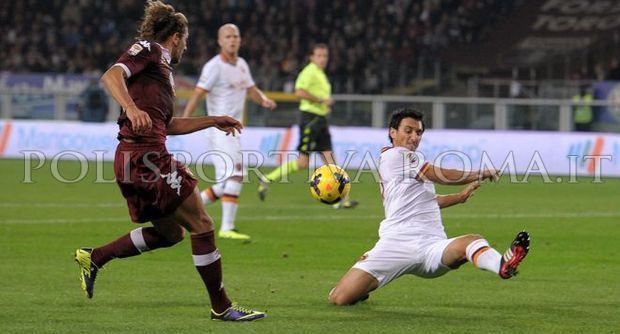 AS ROMA NEWS – Dopo 10 vittorie di fila, arriva il primo stop parziale. Finisce 1-1 a Torino con i gol di Strootman e Cerci